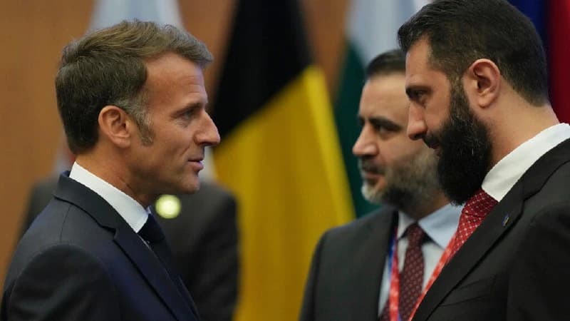 Macron planuoja pirmą vizitą Sirijoje po B. al-Assado nuvertimo