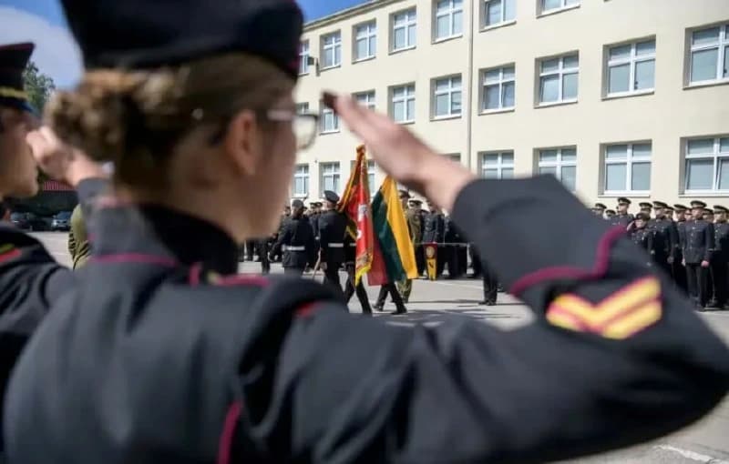 Lietuvos jaunimas raginamas savo ateitį sieti su kariuomene