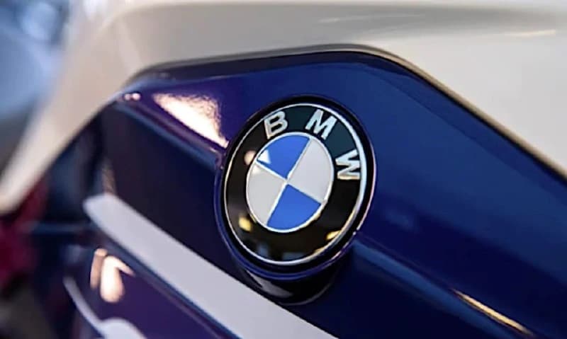 BMW naikins 8 tūkst. darbo vietų – Vokietijos automobilių pramonė moka krizės ir karo kainą