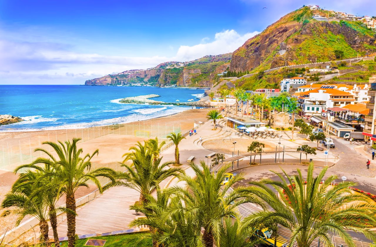 Madeira visiems pirmiausia asocijuojasi su poilsiu ir atsipalaidavimu, tačiau G. Nausėda ten važiuoja dirbti.