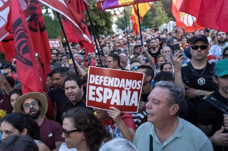 Seutos krizė neslūgsta: 73,5 tūkst. migrantų grįžo į Maroką, Ispanija užtvėrė kelią jūra