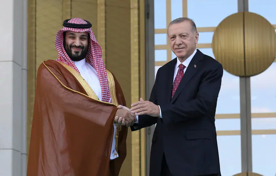 NATO narė Turkija sudarė atskirą bendros gynybos paktą su Saudo Arabija ir branduoliniu Pakistanu