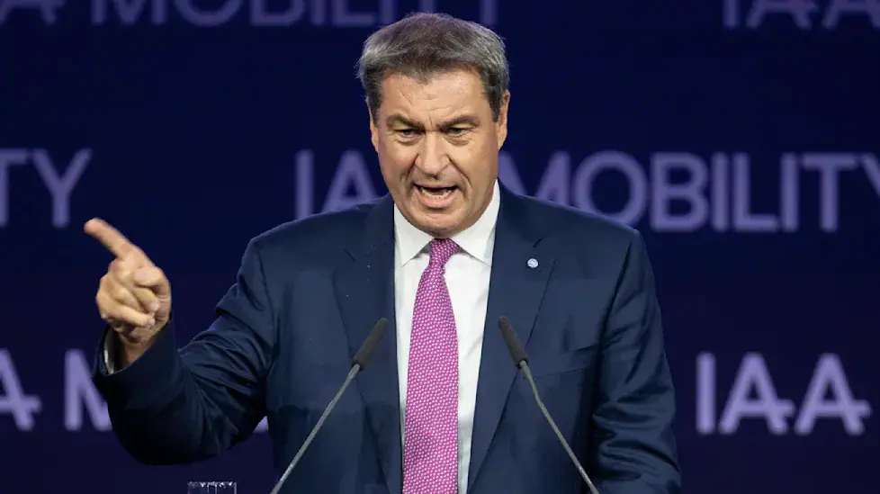 Söder reikalauja ES „tikro automobilių politikos posūkio“ – pavojuje šimtai tūkstančių darbo vietų