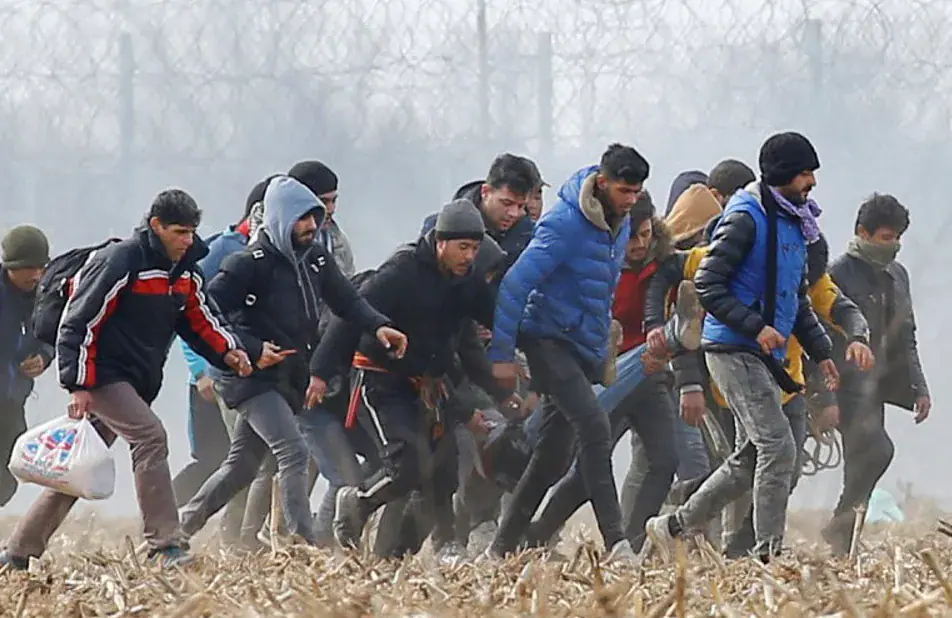Penkios ES valstybės ruošiasi migrantus siųsti į centrus už Europos Sąjungos ribų
