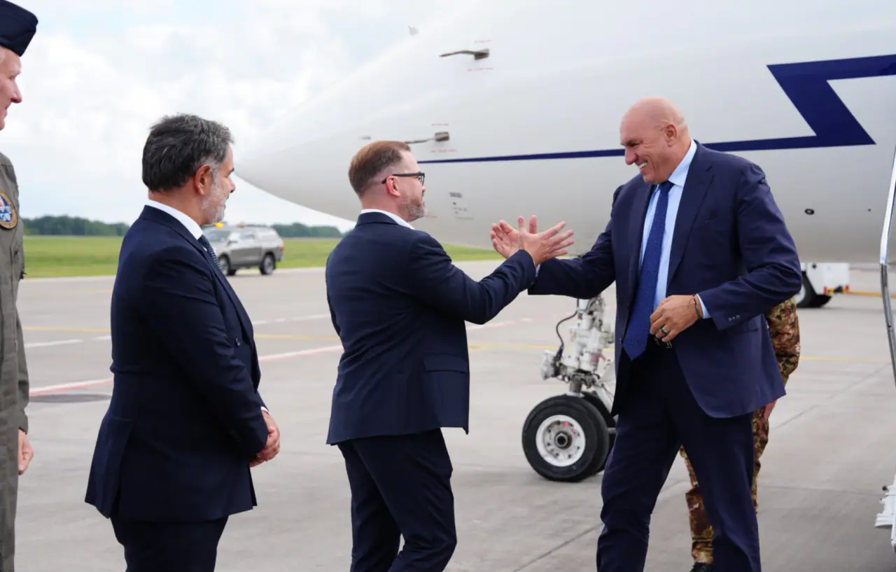 Apdovanoti sėkmingai droną sunaikinę kariai