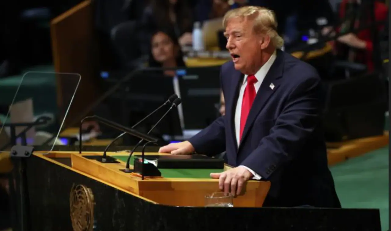 Trump paragino visas Tarptautinio baudžiamojo teismo nares iš jo pasitraukti