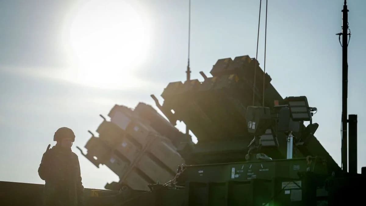 Zelenskis kaltina JAV vilkinant apmokėtų „Patriot“ raketų perdavimą