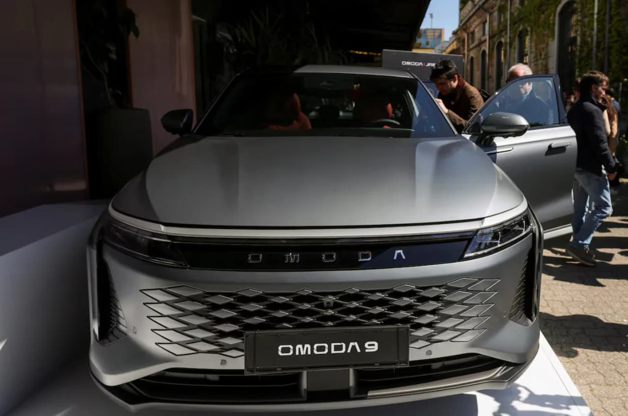 Kinijos automobilių gamintojai užima Europos rinką, tradiciniai koncernai traukiasi