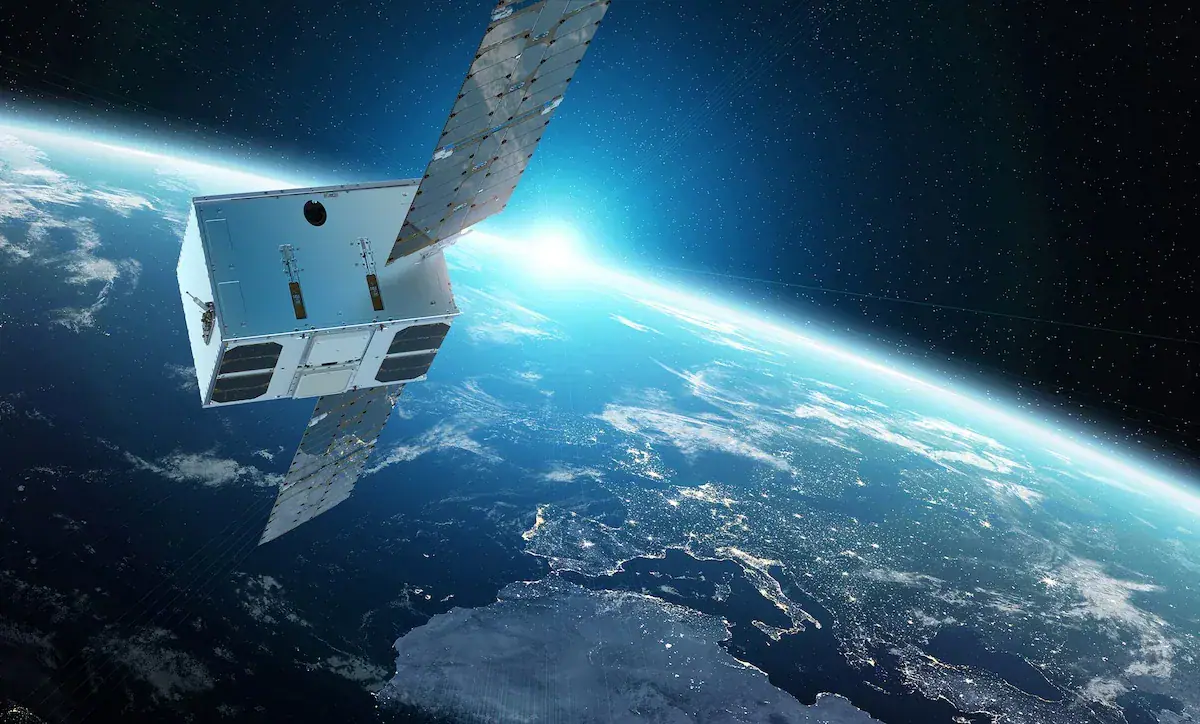Ukraina orbitoje bando nepriklausomo ryšio technologijas