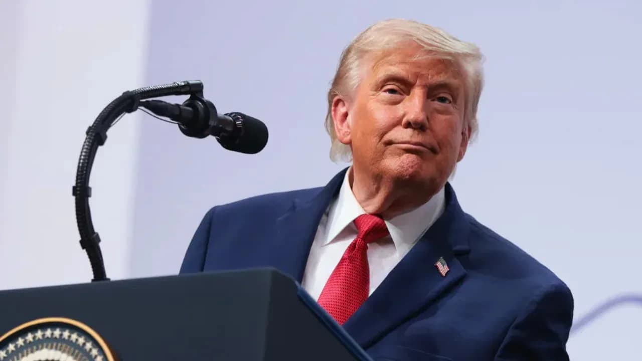 Donald Trump apie didžiųjų naftos kompanijų kainas degalinėse