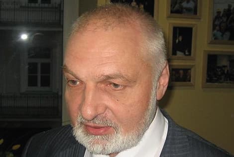 Politiko apsivertimas