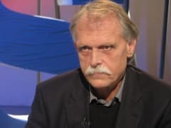 Ūkio bankas: kas už spalvingos dūmų uždangos?
