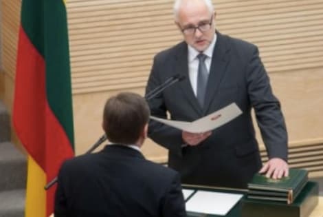 Švietimo ministerijoje sklando tik abejonės