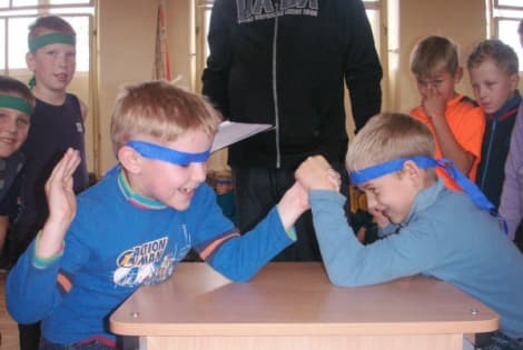 Pradinių klasių mokinių sporto šventė. Foto iš www.bite.joniskelis.lm.lt