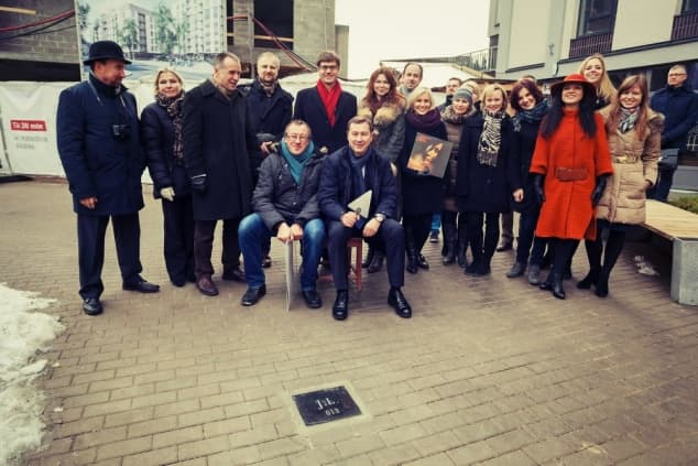 A. Zuokas iškilmingai atidengė paminklo J. Lennonui pamato akmenį