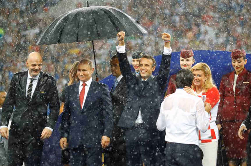 Pirmoji fotografija 2019 m. grėsmių vertinimo dokumente - Rusijoje vykęs Pasaulio futbolo čempionatas suteikė progą V. Putinui atsidurti dėmesio centre. Nuotr. REUTERS / Scanpix