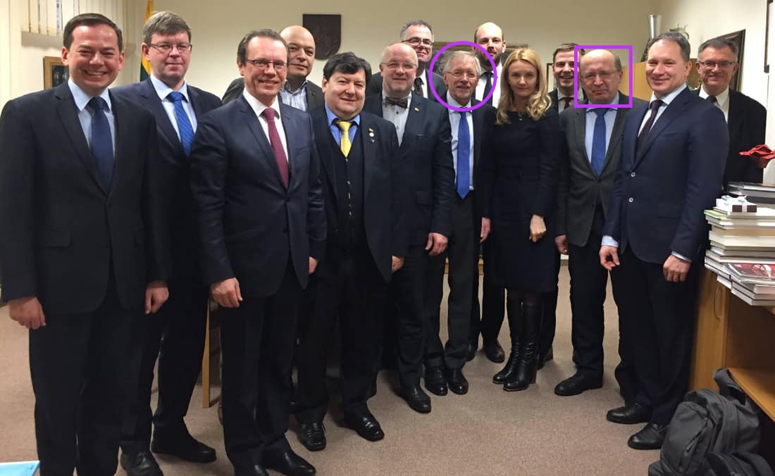 G. Kirkilas (galva violetiniame apskritime) ir A. Kubilius (galva violetiniame kvadrate). Nuotr. facebook.com