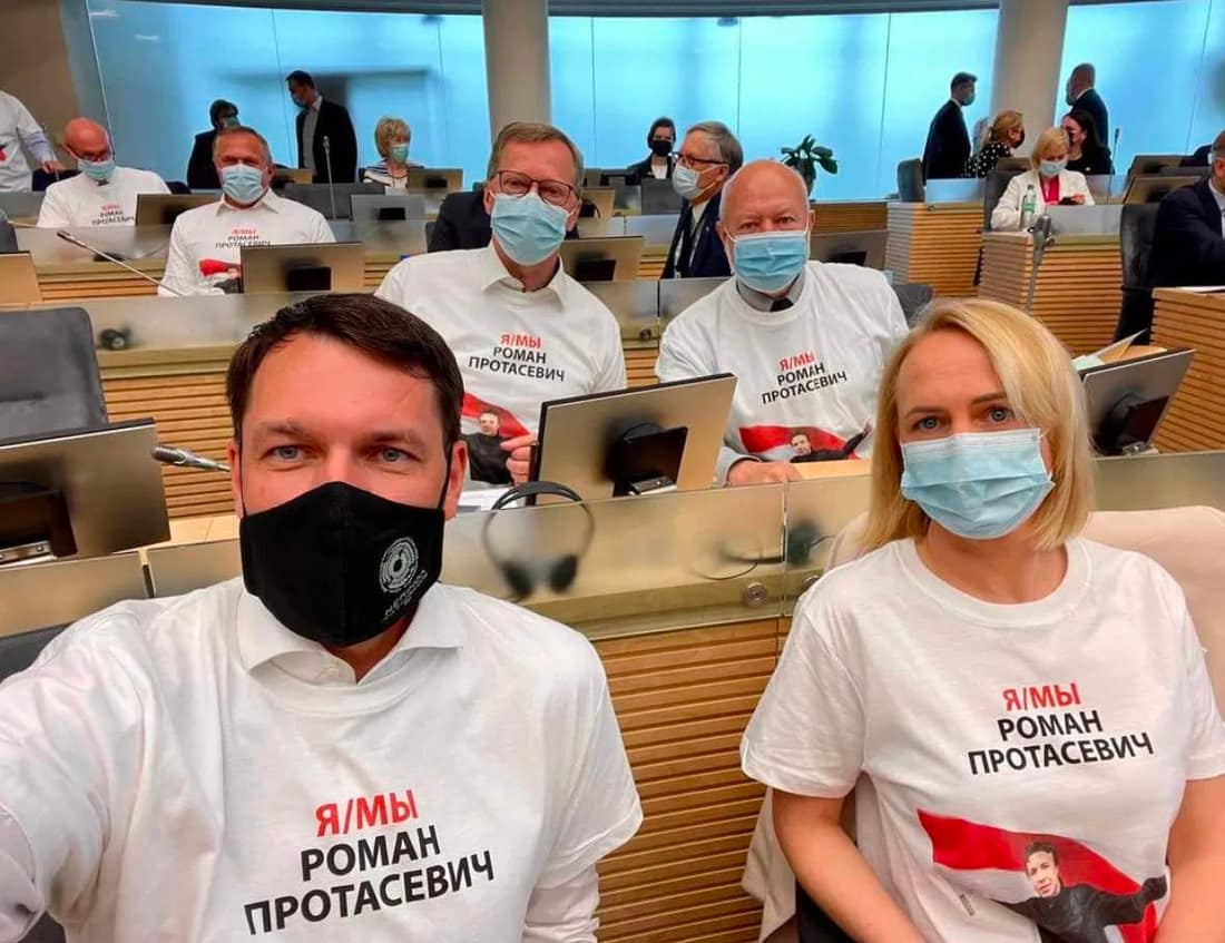 Lietuvos liberalai vieningai, visa širdimi remia neonacį Romaną Protasevičių ir kovoja už jo išlaisvinimą. Nuotr. liberalai.lt