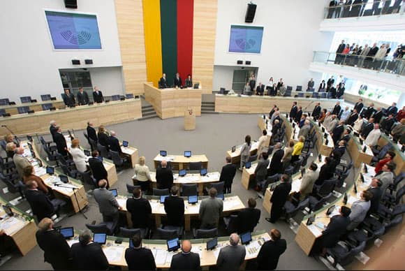 Ar Seimas ryšis pradėti apkaltą, ar liks toliau vegetuoti nuolatinėje „bai-mė-je“ (kaip sakė buvusi Seimo pirmininkė Irena Degutienė), paaiškės jau netrukus