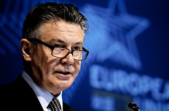 Už prekybą atsakingas Europos komisaras Karelas de Guchtas. Blogs.wsj.com nuotr.