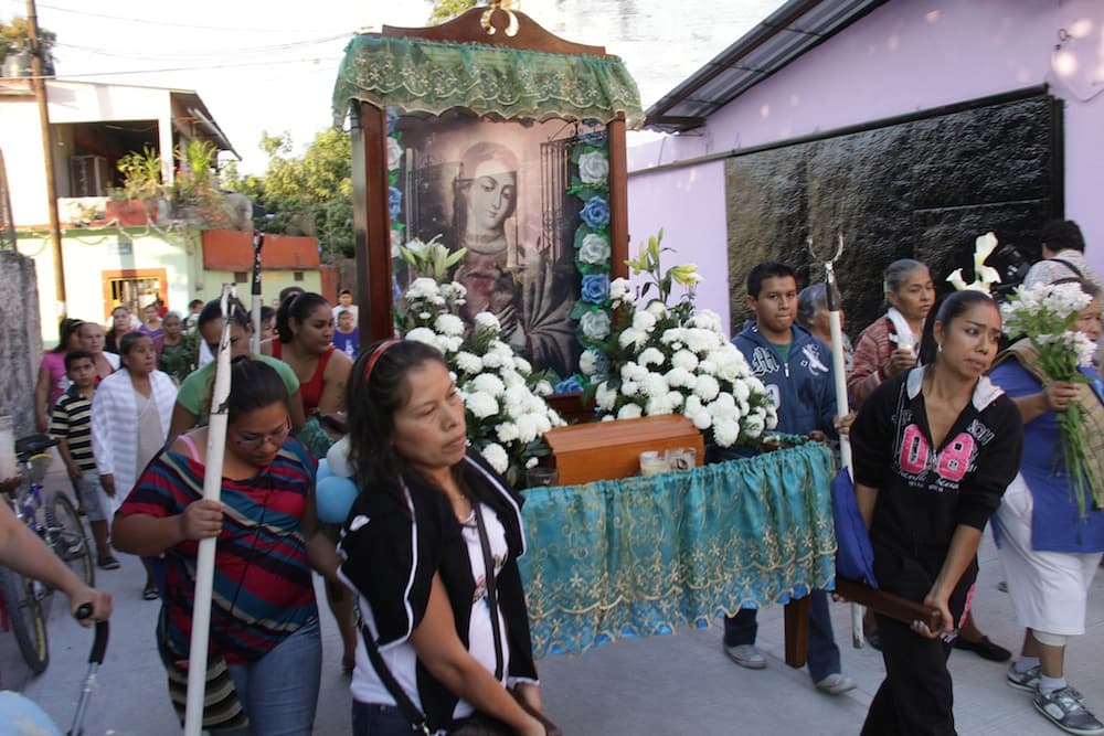 Jungtinėse Valstijose mirties bausme nubausto meksikiečio artimieji surengė procesiją Meksikos mieste Miakatlane. EPA-Eltos nuotr.