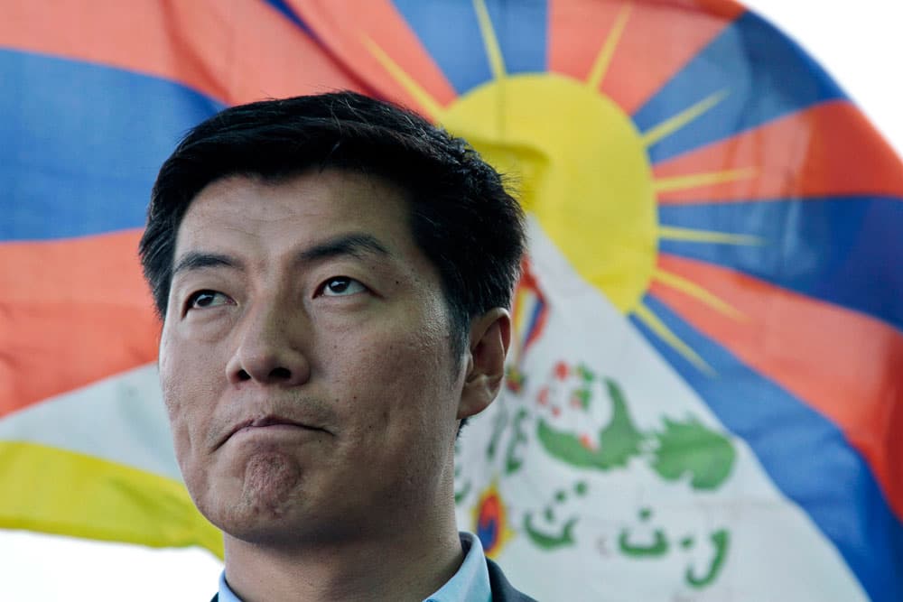 Kaip vasario 4-ąją pareiškė Tibeto vyriausybės egzilėje premjeras Lobsangas Sangajus (nuotraukoje), netrukus Dalai Lama grįš į gimtąjį Tibetą