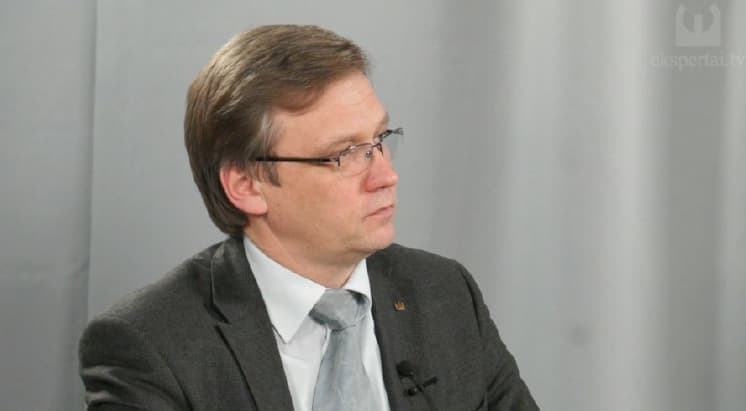 Z. Vaišvila dar 2003 m. kreipėsi į Valstybės kontrolę ir į prokuratūrą dėl galimai nusikalstamų Finansų ministerijos, kuriai tuo metu vadovavo ministrė D. Grybauskaitė, atstovų veikų. Nuotr. E.eu