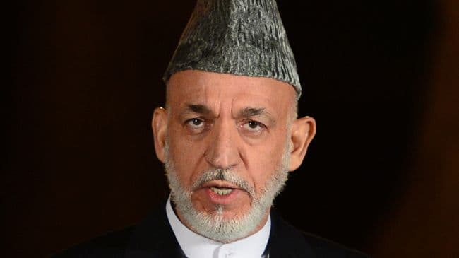 Hamidas Karzajus paragino JAV baigti oro antpuolius Afganistane, nes jais žudomi ne talibų kovotojai, o civiliai