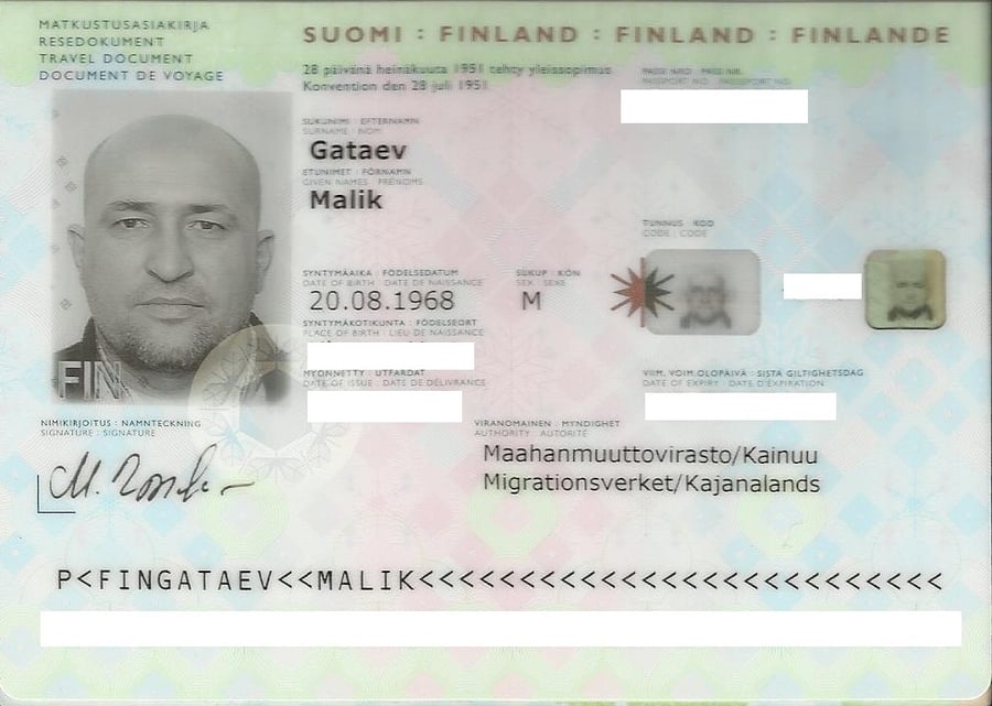 Šiame puslapyje nurodyta 1951-07-28 Ženevos konvencija dėl pabėgėlių statuso (žr. vertikalią eilutę kairėje), reglamentuojanti Ch. ir M. Gatajevų buvimą Suomijoje: