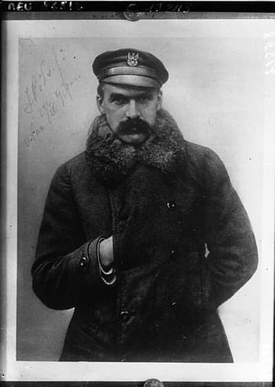 Juzefas Pilsudskis (lenk. Józef Klemens Piłsudski) – Lenkijos revoliucinis ir valstybės politinis veikėjas, Lenkijos maršalas, 1926–1935 m. diktatorius. Wikipedia.org tekstas ir nuotr.