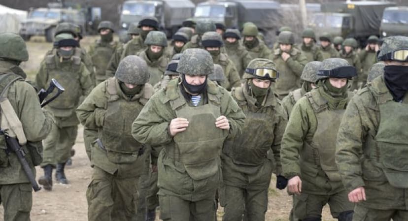 Rusijos gynybos ministras Sergejus Šoigu teigia, kad rusai neturi jokių karinių planų dėl rytinės Ukrainos