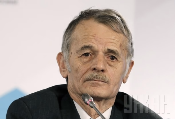 1944 m. gegužės 18 d. vienerių metų M. Džemilevas buvo deportuotas su savo tauta iš Krymo į Uzbekiją. Sovietmečiu už disidentinę veiklą persekiotas KGB, 15 metų praleido kalėjimuose. Krymo totorių Medžlisui vadovavo nuo 1991 iki 2013 m. rudens. Nuotr. unian.net