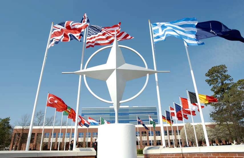 A. F. Rasmussenas: NATO toliau plėsis į rytus