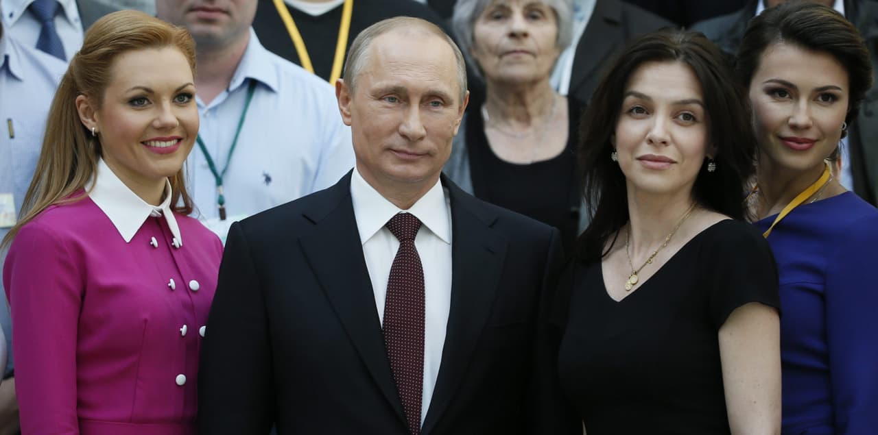 V. Putinas išsisuko nuo atsakymo į klausimą, kada pristatys šalies pirmąją ponią