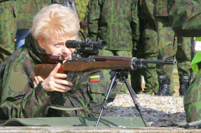 Prezidentė driokstelėjo iš kulkosvaidžio. V. Kopūsto | ELTA nuotr.