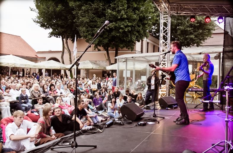 Su vasara aštuntus metus sugrįžta festivalis „Senamiesčio žiogas“