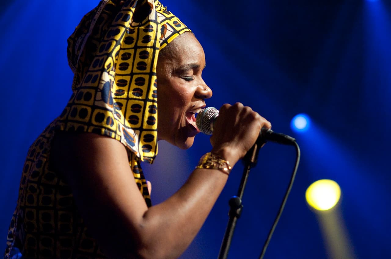Dainininkė Mamani Keita: „Visi afrikiečiai svajoja atvykti į Europą. Bet kai čia atvažiuoji, ateina neviltis“