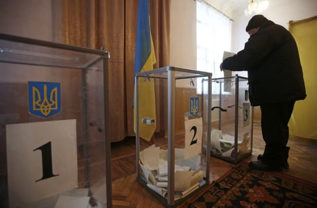 Ukrainoje perversmas pagaliau įteisintas