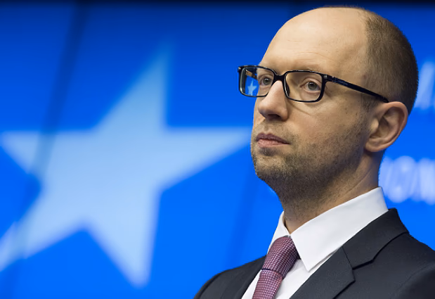 NATO finansuoja Ukrainos premjero Arsenijaus Jaceniuko privatų fondą