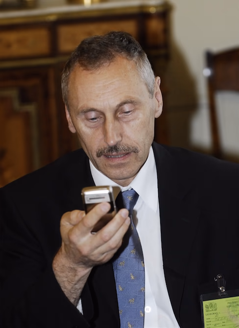 Projektuojant SGD terminalą, kurį siekė pastatyti a.a. Bronislovas Lubys, konsultantams buvo išleista 5 mln. litų, o buvęs konservatorių ministras Arvydas Sekmokas (nuotraukoje) dabar visų kone dievinamo SGD laivo-terminalo „Independence“ projektavimo ir statybos konsultantams sugebėjo išleisti per 35 mln. litų, t.y. 7 kartus daugiau. Nuotr. agentūra LAVA