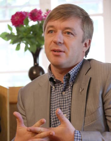 Kam reikalinga prarūkyta, nugirdyta Lietuva?