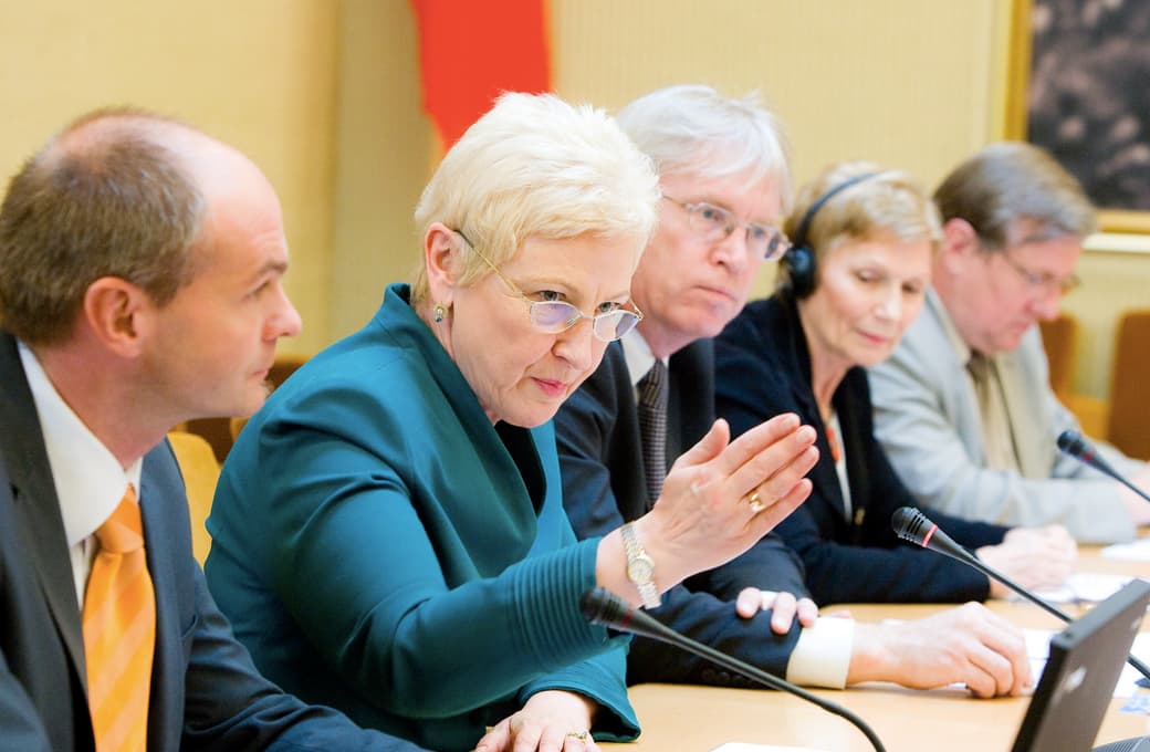 I. Degutienė (antra iš kairės)
