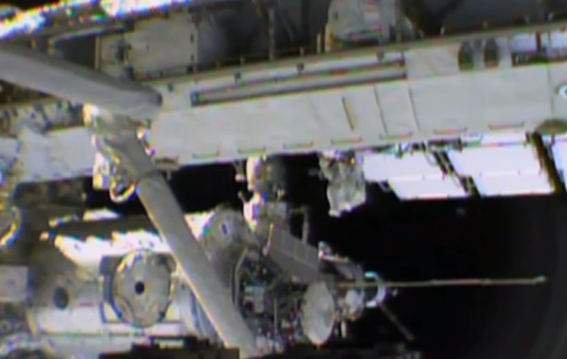 NASA astronautai išėjo į atvirą kosmosą