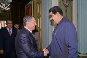 Venesuelos prezidentas Nikolasas Maduras ir „Rosneft“ vadovas Igoris Sečinas.