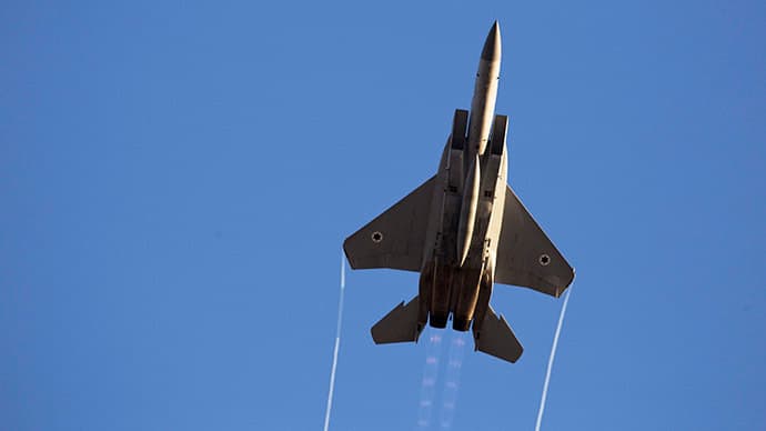 Izraelio naikintuvas F-15.