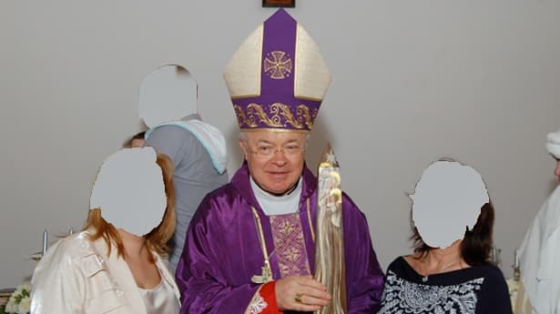 Pirmasis Vatikano teismo posėdis dėl pedofilijos atidėtas
