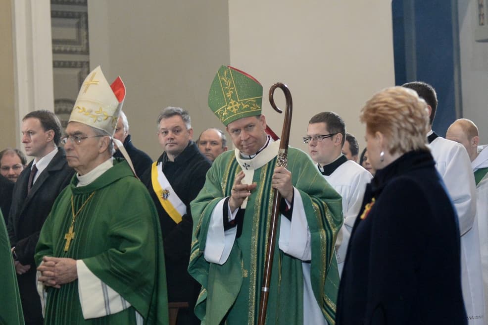 Šiandien iš nakties pakilkim į dieną, atėjo jau laikas gyventi kitaip