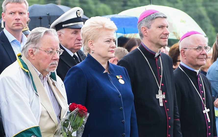 Jei buvusiems politkaliniams ir tremtiniams tai yra nuopelnai Lietuvai, tai tuomet šioje žemėje nebelieka nieko švento