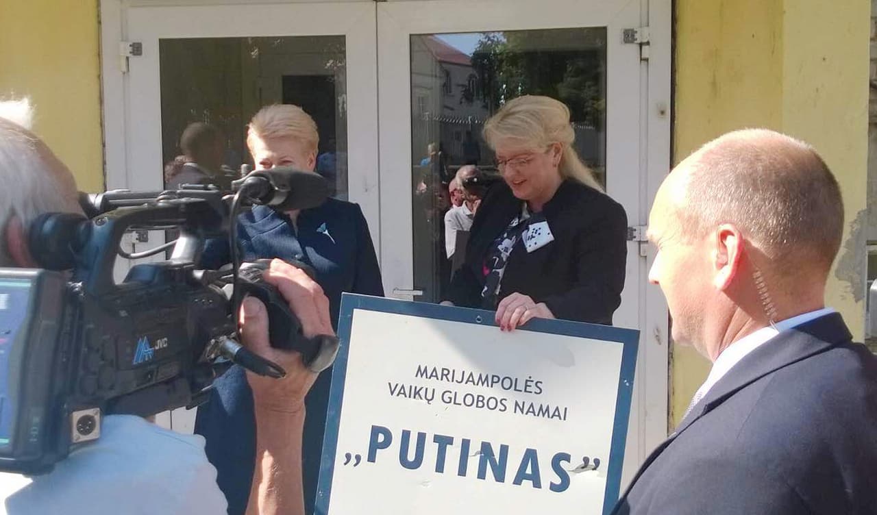 Darbo ministrė drauge su prezidente šiandien reformavo pirmuosius globos namus