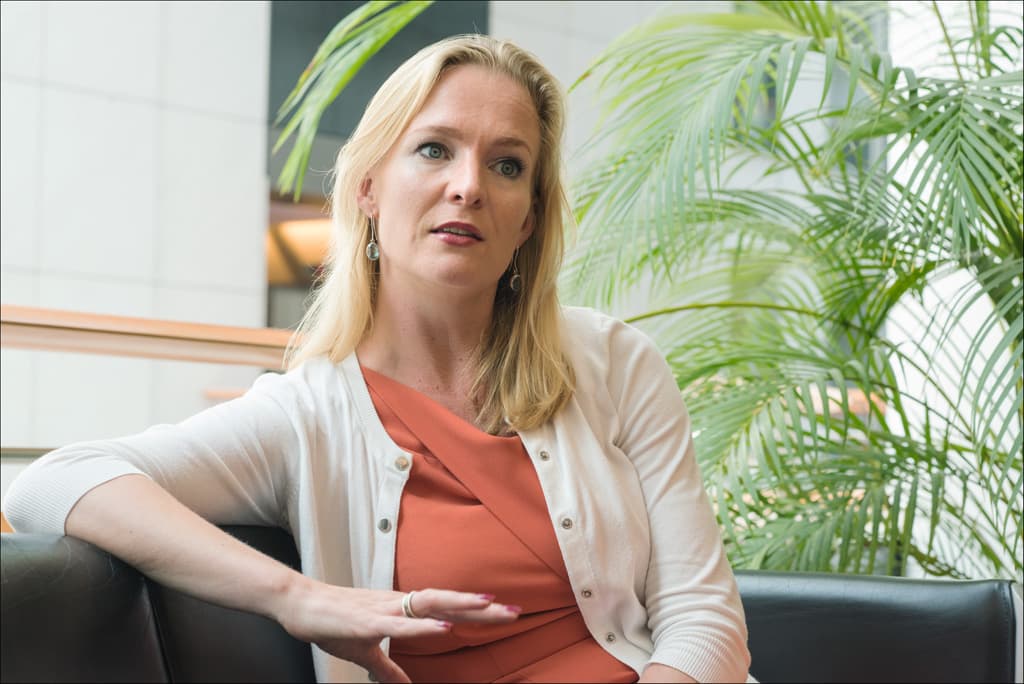 EP pranešimą dėl sekimo technologijų poveikio žmogaus teisėms trečiosiose šalyse parengusi Marytė Šakė (Marietje Schaake, Liberalai ir demokratai, Nyderlandai) teigia, kad Europos Sąjunga turi rodyti pavyzdį užtikrindama, kad joje sukurtos sistemos nebūtų nukreiptos prieš žmogaus teises.